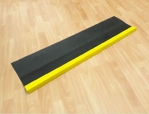 Pasos para Escaleras Negro y Amarillo