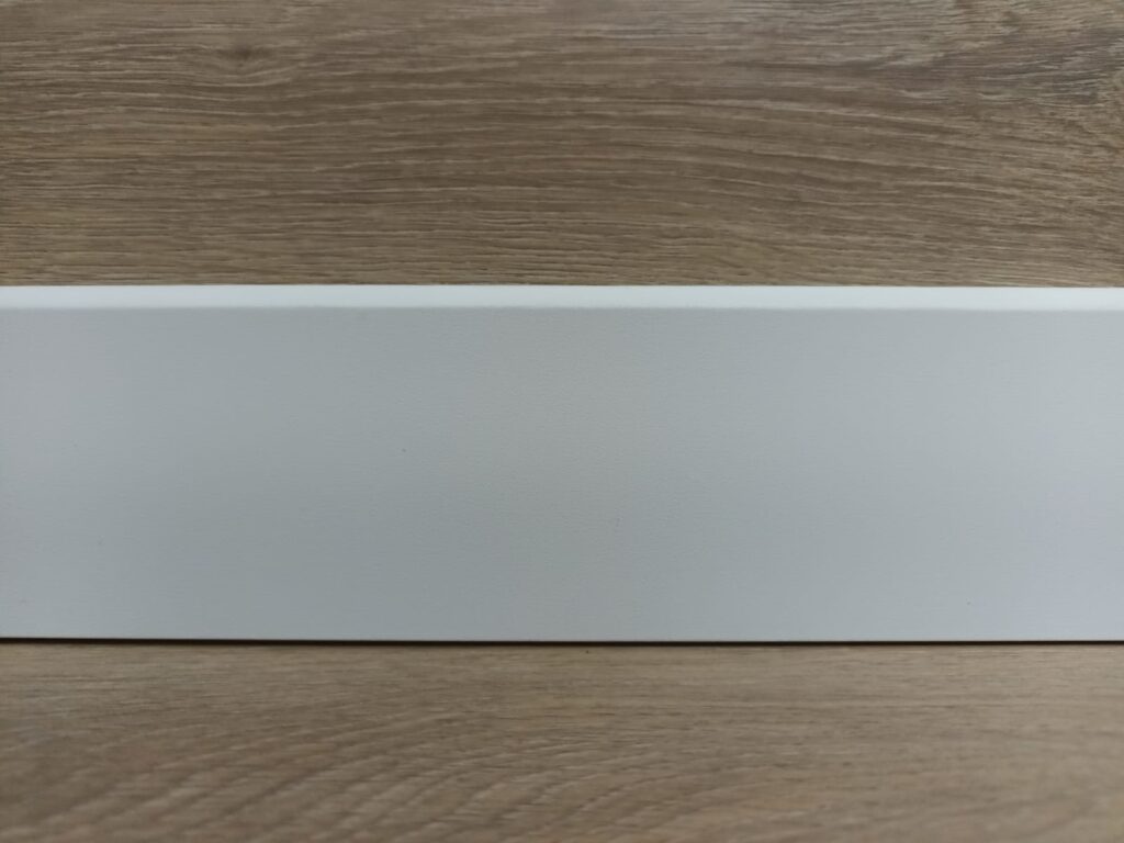 zocalos laminados blanco hielo. zocalos laminados mari blanco hielo. zocalos laminados dolche blanco hielo