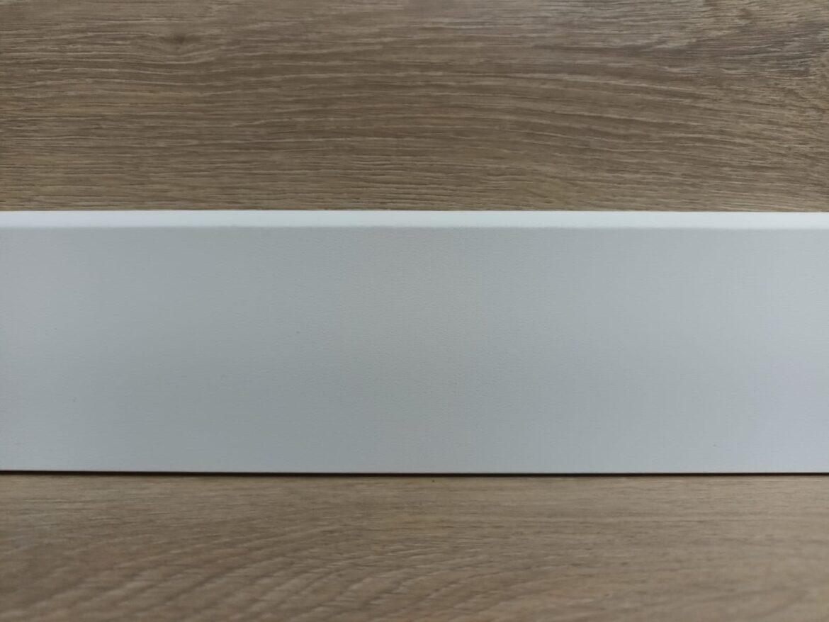 zocalos laminados blanco hielo. zocalos laminados mari blanco hielo. zocalos laminados dolche blanco hielo