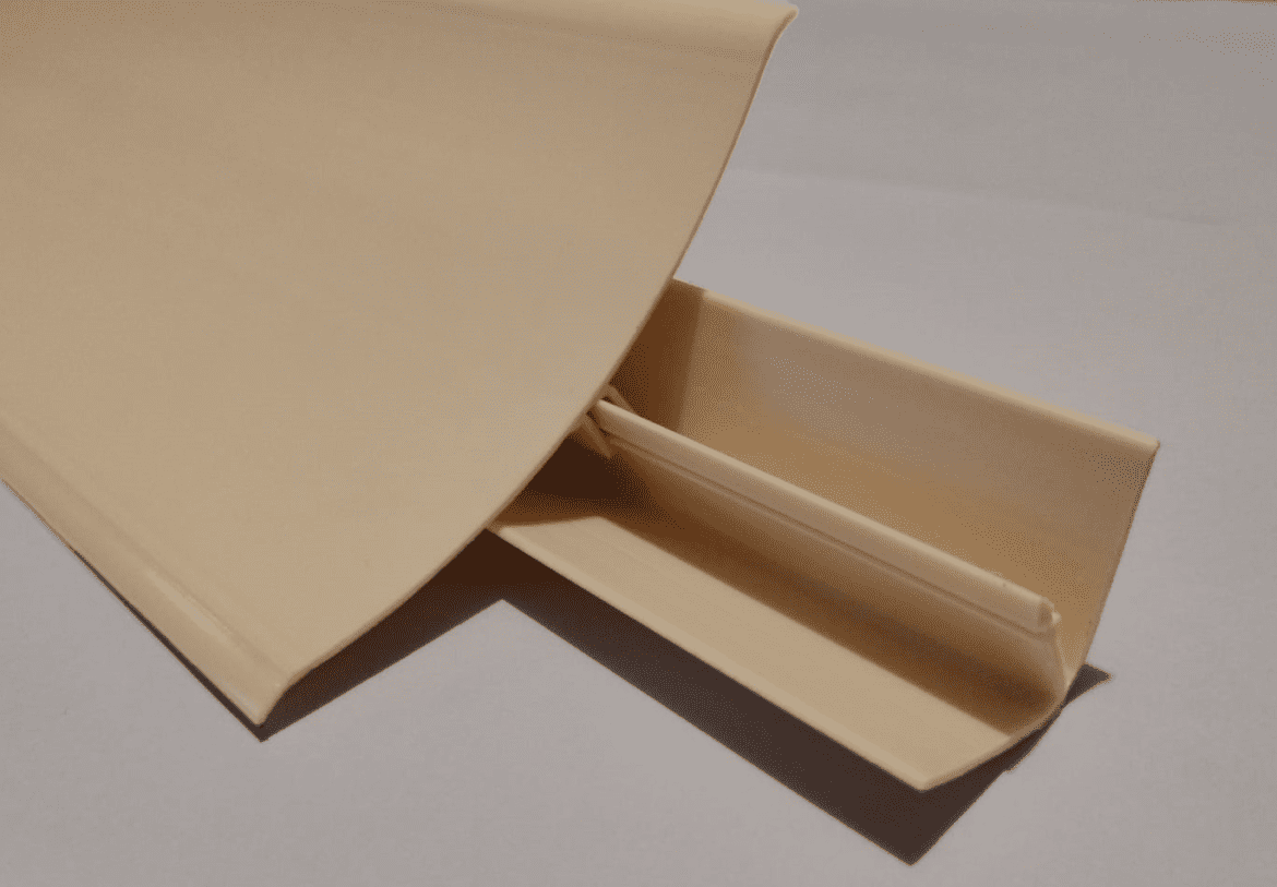 Zocalo Sanitario de PVC con riel de Anclaje Beige