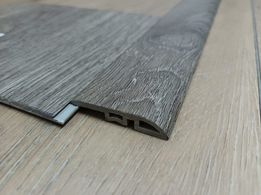 Junta de transición SPC Ash Grey